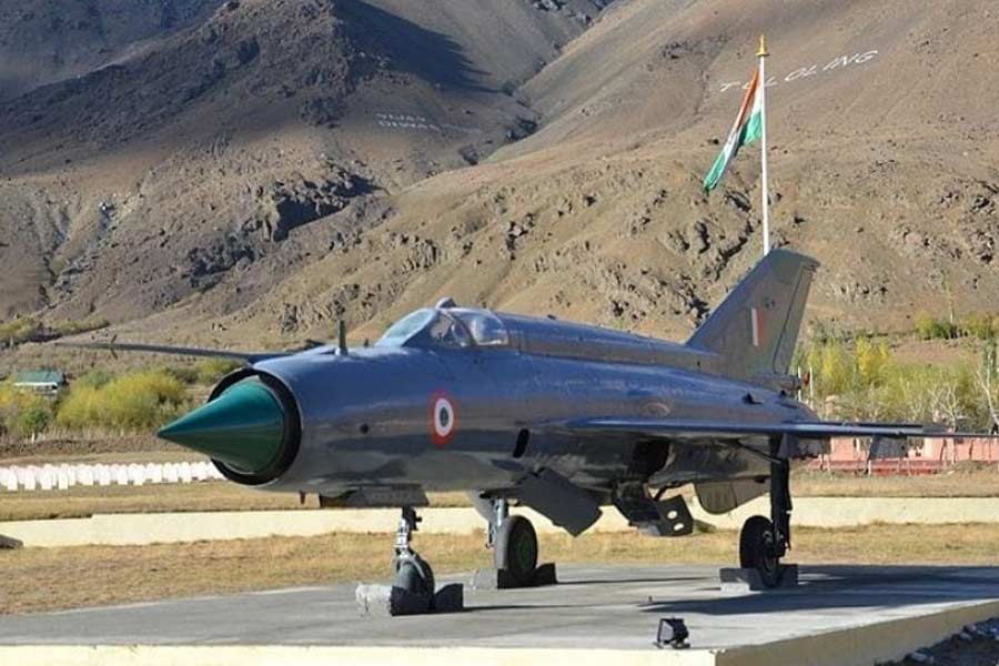 ਮਿਗ 21 ਨੂੰ ਹਵਾਈ ਸੈਨਾ ’ਚੋਂ ਵਿਦਾਇਗੀ; ਏਅਰ ਚੀਫ ਮਾਰਸ਼ਲ ਏਪੀ ਸਿੰਘ ਨੇ ਭਰੀ ਆਖਰੀ ਉਡਾਨ