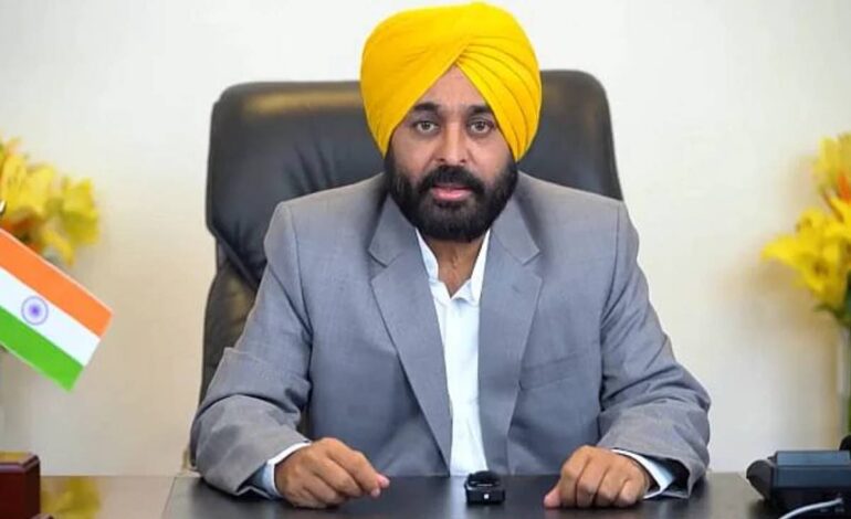ਪੰਜਾਬ ਦੀਆਂ ਔਰਤਾਂ ਨੂੰ ਮਿਲਣਗੇ 1100 ਰੁਪਏ , ਮੁੱਖ ਮੰਤਰੀ ਮਾਨ ਨੇ ਕੀਤਾ ਐਲਾਨ