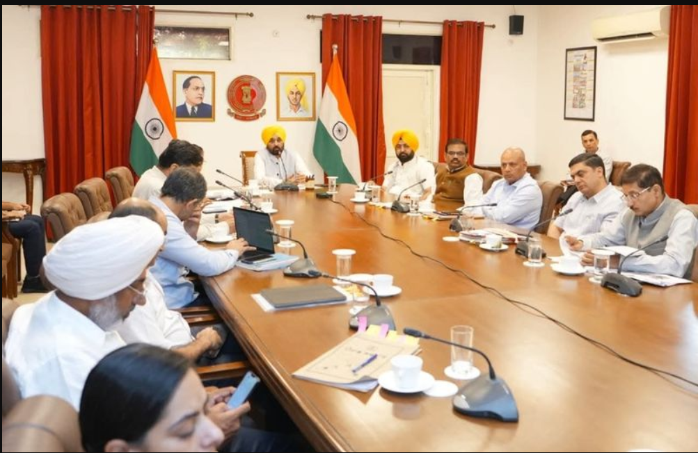 ਹੜ੍ਹਾਂ ਨਾਲ ਪ੍ਰਭਾਵਿਤ ਲੋਕਾਂ ਨੂੰ ਡੇਢ ਮਹੀਨੇ ’ਚ ਮੁਕੰਮਲ ਹੋਵੇਗੀ ਮੁਆਵਜ਼ੇ ਦੀ ਵੰਡ: CM Mann