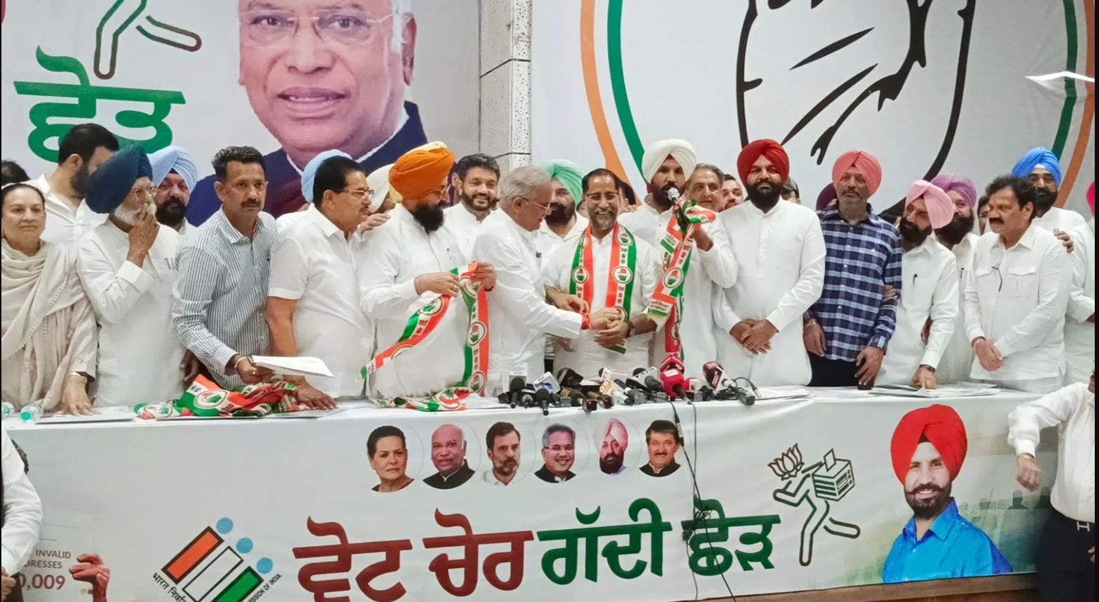 Anil Joshi: ਸਾਬਕਾ ਅਕਾਲੀ ਆਗੂ ਅਨਿਲ ਜੋਸ਼ੀ ਕਾਂਗਰਸ ਵਿੱਚ ਸ਼ਾਮਿਲ