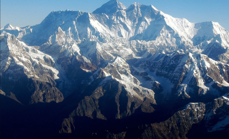 Mount Everest: ਮਾਊਂਟ ਐਵਰੈਸਟ ਬਣਿਆ ਮੌਤ ਦਾ ਪਹਾੜ: ਬਰਫ਼ੀਲੇ ਤੂਫ਼ਾਨ ਕਾਰਨ ਫਸੇ ਹਜ਼ਾਰਾਂ ਪਰਬਤਾਰੋਹੀ, 350 ਨੂੰ ਬਚਾਇਆ ਗਿਆ