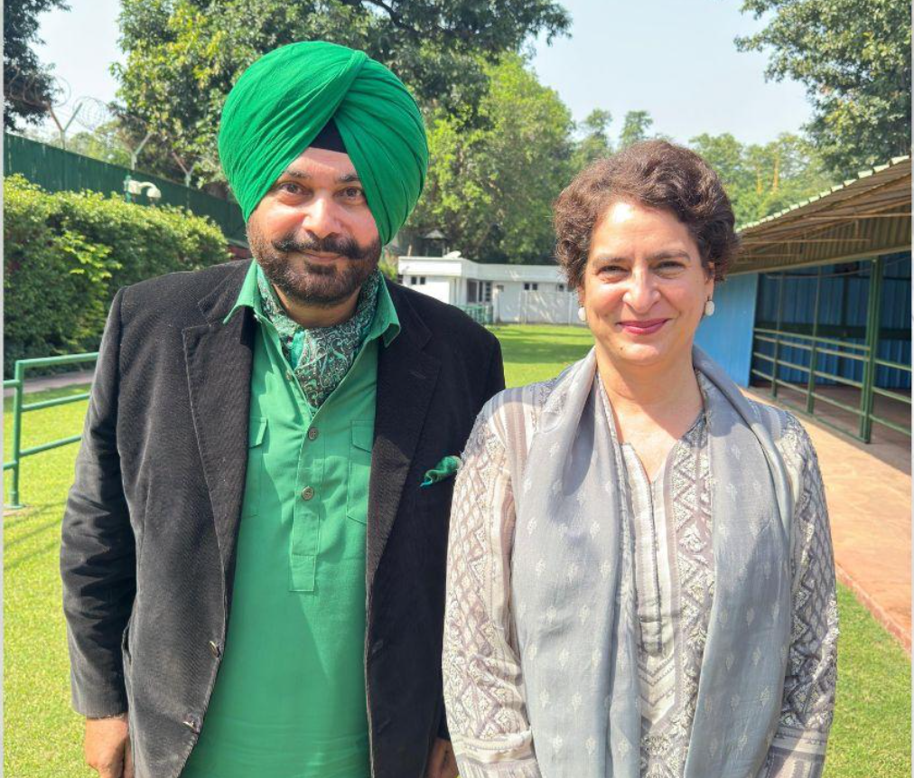 Navjot Sidhu politics: ਪੰਜਾਬ ਦੀ ਸਿਆਸਤ ‘ਚ ਹਲਚਲ! ਨਵਜੋਤ ਸਿੰਘ ਸਿੱਧੂ ਤੇ ਪ੍ਰਿਯੰਕਾ ਗਾਂਧੀ ਵਿਚਾਲੇ ਹੋਈ ਮੀਟਿੰਗ