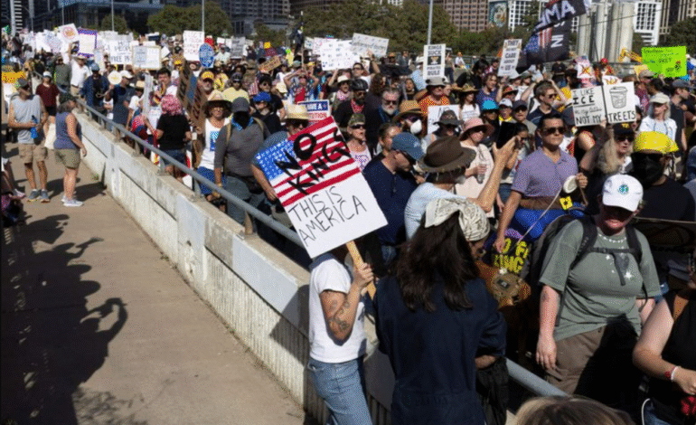 ਅਮਰੀਕੀ ਰਾਸ਼ਟਰਪਤੀ ਡੋਨਲਡ ਟਰੰਪ ਖ਼ਿਲਾਫ਼ ਸੜਕਾਂ ’ਤੇ ਉਤਰੇ ਅਮਰੀਕੀ