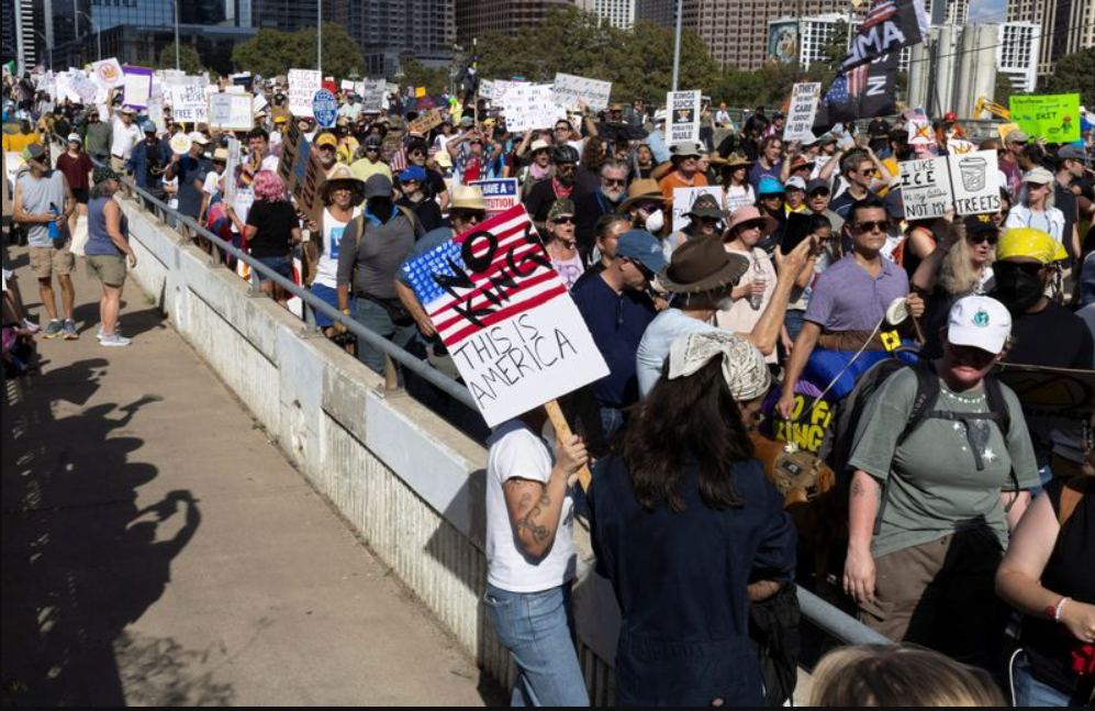 ਅਮਰੀਕੀ ਰਾਸ਼ਟਰਪਤੀ ਡੋਨਲਡ ਟਰੰਪ ਖ਼ਿਲਾਫ਼ ਸੜਕਾਂ ’ਤੇ ਉਤਰੇ ਅਮਰੀਕੀ