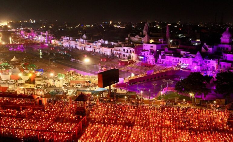 ਅਯੁੱਧਿਆ ਨੇ ਮੁੜ ਰਚਿਆ ਇਤਿਹਾਸ ; ਇੱਕੋ ਸਮੇਂ ਤੋੜੇ 2 ਰਿਕਾਰਡ , 56 ਘਾਟਾਂ ’ਤੇ 26 ਲੱਖ ਦੀਵੇ ਬਲੇ