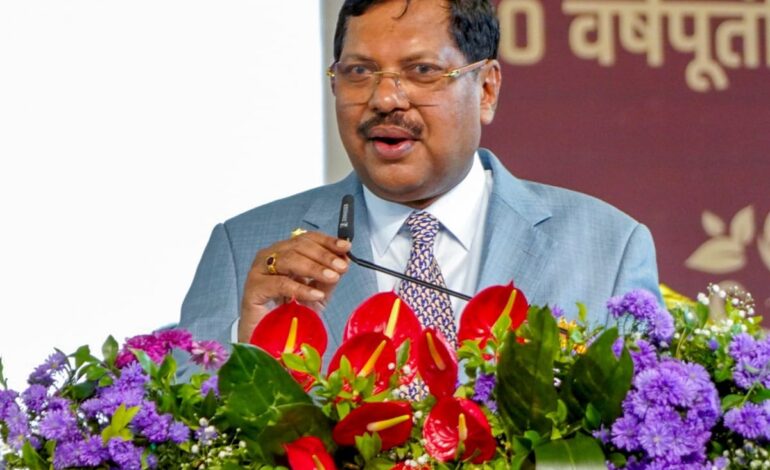 CJI BR Gavai: ਵਕੀਲ ਦੀ ਪੁਸ਼ਾਕ ਪਾਈ ਵਿਅਕਤੀ ਵੱਲੋਂ ਚੀਫ਼ ਜਸਟਿਸ ਗਵਈ ਵੱਲ ਜੁੱਤੀ ਸੁੱਟਣ ਦੀ ਕੋਸ਼ਿਸ਼