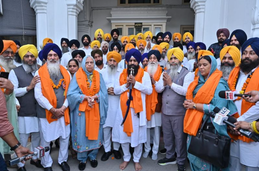 ਪ੍ਰਕਾਸ਼ ਪੁਰਬ ਮਨਾਉਣ ਲਈ 2100 ਸਿੱਖ ਸ਼ਰਧਾਲੂਆਂ ਦਾ ਜਥਾ ਪਾਕਿਸਤਾਨ ਪਹੁੰਚਿਆ