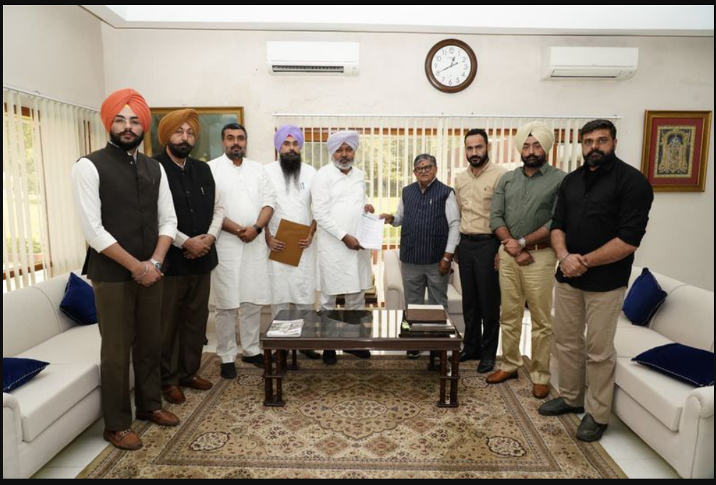 ‘ਆਪ’ ਵਫਦ ਵੱਲੋਂ ਪੰਜਾਬ ਯੂਨੀਵਰਸਿਟੀ ਦੇ ਮੁੱਦੇ ’ਤੇ ਰਾਜਪਾਲ ਨਾਲ ਮੁਲਾਕਾਤ