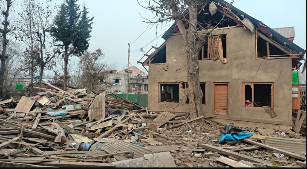 ਸੁਰੱਖਿਆ ਬਲਾਂ ਨੇ ਦਿੱਲੀ ਧਮਾਕੇ ਦੇ ਮਸ਼ਕੂਕ ਡਾ. ਉਮਰ ਨਬੀ ਦਾ ਪੁਲਵਾਮਾ ਵਿਚਲਾ ਘਰ ਢਾਹਿਆ