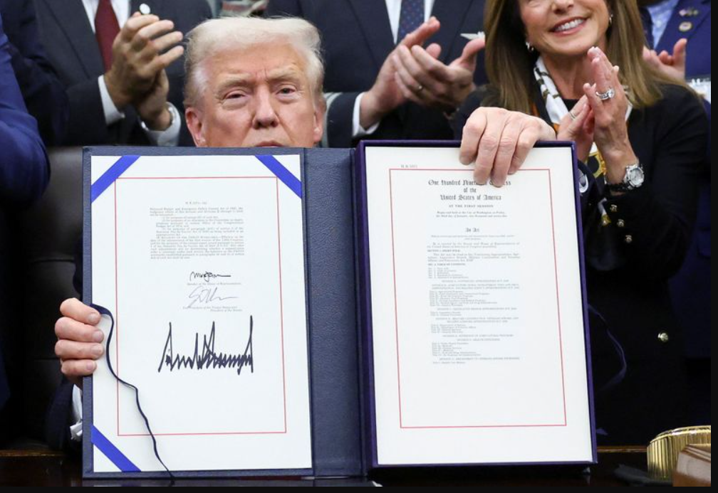 ਅਮਰੀਕਾ ’ਚ 43 ਦਿਨਾਂ ਤੋਂ ਜਾਰੀ ਸ਼ੱਟਡਾਊਨ ਖ਼ਤਮ