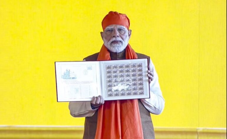 ਪ੍ਰਧਾਨ ਮੰਤਰੀ ਵੱਲੋਂ ਗੁਰੂ ਤੇਗ ਬਹਾਦਰ ਦੇ ਸ਼ਹੀਦੀ ਪੁਰਬ ਮੌਕੇ ਵਿਸ਼ੇਸ਼ ਸਿੱਕਾ ਅਤੇ ਯਾਦਗਾਰੀ ਡਾਕ ਟਿਕਟ ਜਾਰੀ