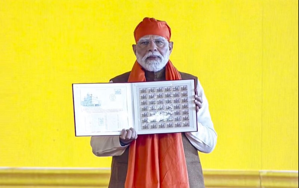 ਪ੍ਰਧਾਨ ਮੰਤਰੀ ਵੱਲੋਂ ਗੁਰੂ ਤੇਗ ਬਹਾਦਰ ਦੇ ਸ਼ਹੀਦੀ ਪੁਰਬ ਮੌਕੇ ਵਿਸ਼ੇਸ਼ ਸਿੱਕਾ ਅਤੇ ਯਾਦਗਾਰੀ ਡਾਕ ਟਿਕਟ ਜਾਰੀ