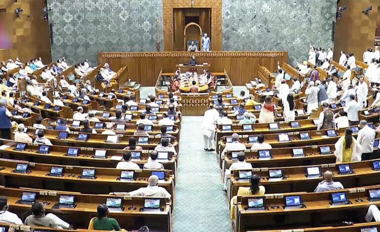 ਸਰਦ ਰੁੱਤ ਇਜਲਾਸ: TMC ਦਾ ਸੰਸਦ ’ਚ ਰਾਤ ਭਰ ਧਰਨਾ, ਲੋਕ ਸਭਾ ਅਤੇ ਰਾਜ ਸਭਾ ਅਣਮਿੱਥੇ ਸਮੇਂ ਲਈ ਮੁਲਤਵੀ