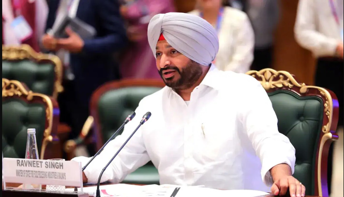 ਬਿੱਟੂ ਦਾ ਯੂਟਰਨ; ਅੰਮ੍ਰਿਤਪਾਲ ਨੂੰ ਅੰਤਰਿਮ ਪੈਰੋਲ ਦੇਣ ਦੀ ਜਨਤਕ ਤੌਰ ’ਤੇ ਵਕਾਲਤ