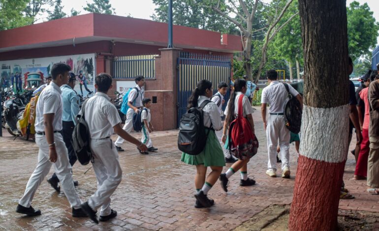 ਪੰਜਾਬ ਦੇ ਸਕੂਲਾਂ ’ਚ ਬੰਬ ਦੀ ਦਹਿਸ਼ਤ: ਅੰਮ੍ਰਿਤਸਰ ਅਤੇ ਮੋਗਾ ਦੇ ਕਈ ਸਕੂਲਾਂ ਨੂੰ ਉਡਾਉਣ ਦੀ ਮਿਲੀ ਧਮਕੀ