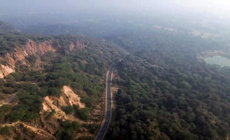 ਅਰਾਵਲੀ ਪਰਬਤ ਮਾਲਾ: ਸੁਪਰੀਮ ਕੋਰਟ ਵੱਲੋਂ ਆਪਣੇ 20 ਨਵੰਬਰ ਦੇ ਨਿਰਦੇਸ਼ਾਂ ’ਤੇ ਰੋਕ