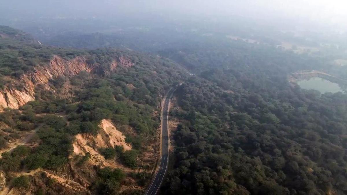 ਅਰਾਵਲੀ ਪਰਬਤ ਮਾਲਾ: ਸੁਪਰੀਮ ਕੋਰਟ ਵੱਲੋਂ ਆਪਣੇ 20 ਨਵੰਬਰ ਦੇ ਨਿਰਦੇਸ਼ਾਂ ’ਤੇ ਰੋਕ