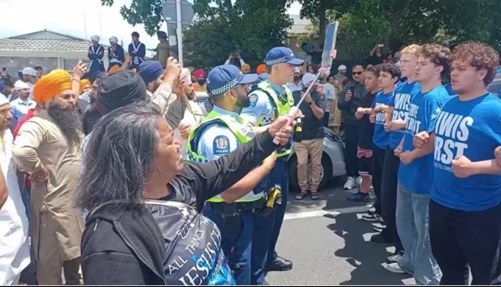 ਨਿਊਜ਼ੀਲੈਂਡ ‘ਚ ਸਿੱਖ ਸਮੁਦਾਇ ਦੇ ਨਗਰ ਕੀਰਤਨ ਦਾ ਵਿਰੋਧ, ਸਥਾਨਕ ਲੋਕਾਂ ਦੇ ਗਰੁੱਪ ਨੇ ਰੋਕਿਆ ਰਸਤਾ