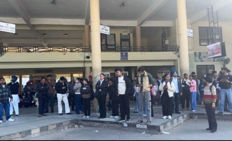 PRTC Strike: ਪੰਜਾਬ ’ਚ ਬੱਸਾਂ ਦਾ ਮੁਕੰਮਲ ਚੱਕਾ ਜਾਮ ਦੂਜੇ ਦਿਨ ਵੀ ਜਾਰੀ; ਮੁਸਾਫ਼ਰ ਹੋਏ ਖੱਜਲ- ਖ਼ੁਆਰ