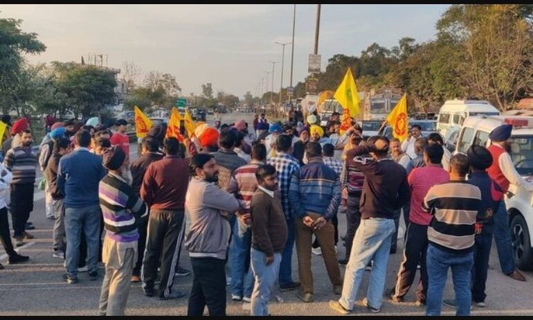 ਕਿਸਾਨਾਂ ਦੇ ਰੋਹ ਅੱਗੇ ਝੁਕਿਆ ਪ੍ਰਸ਼ਾਸਨ: ਰਾਵੀ-ਬਿਆਸ ਟ੍ਰਿਬਿਊਨਲ ਦਾ ਰੋਪੜ ਦੌਰਾ ਰੱਦ