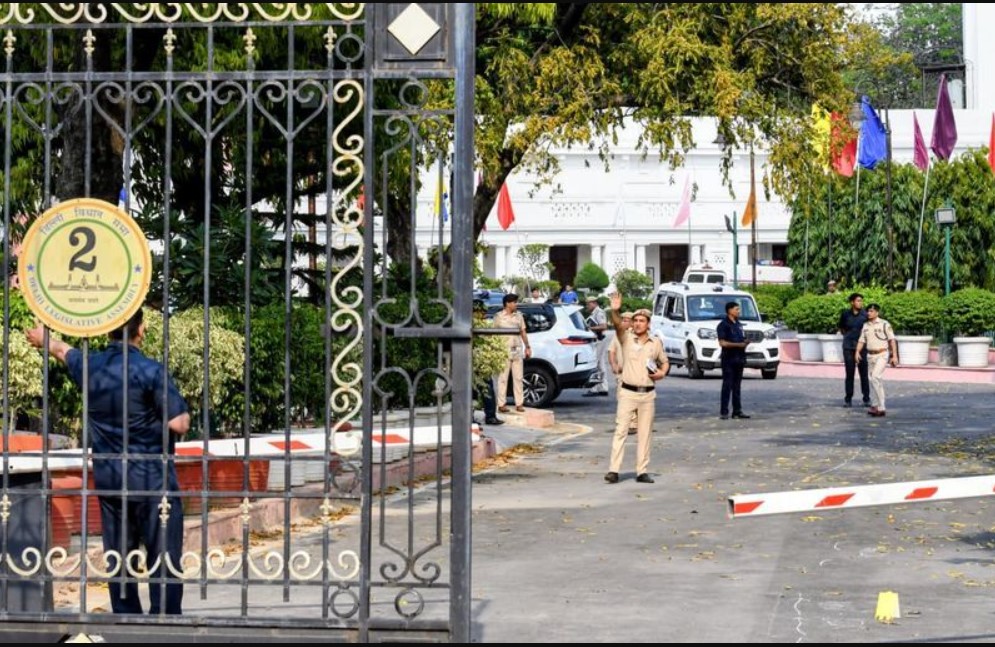 Delhi Assembly ਸੁਰੱਖਿਆ ਮਾਮਲਾ: ਨਿੱਜੀ ਮਾਮਲੇ ’ਚ ਪੁਲੀਸ ਦਾ ਧਿਆਨ ਖਿੱਚਣ ਲਈ ਨੌਜਵਾਨ ਨੇ ਰਚਿਆ ਹੰਗਾਮਾ