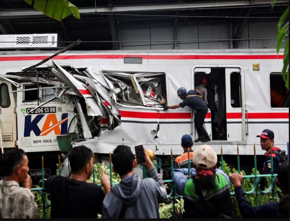 Jakarta Train Accident: ਹਾਈ-ਸਪੀਡ ਰੇਲਗੱਡੀ ਨੇ ਖੜ੍ਹੀ ਲੋਕਲ ਗੱਡੀ ਨੂੰ ਮਾਰੀ ਟੱਕਰ, 7 ਮੌਤਾਂ