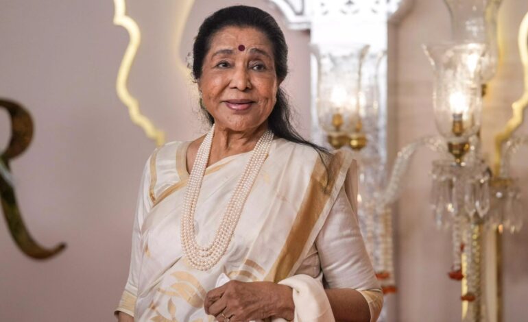 ਸੰਗੀਤ ਜਗਤ ਨੂੰ ਵੱਡਾ ਸਦਮਾ: ਉੱਘੀ ਗਾਇਕਾ Asha Bhosle ਦਾ 92 ਸਾਲ ਦੀ ਉਮਰ ਵਿੱਚ ਦੇਹਾਂਤ