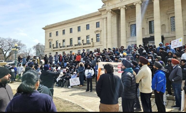 Canada: ਮੈਨੀਟੋਬਾ ਵਿੱਚ ਵਰਕ ਪਰਮਿਟ ਨੂੰ ਲੈ ਕੇ ਪ੍ਰਦਰਸ਼ਨ; ਅੰਤਰਰਾਸ਼ਟਰੀ ਵਿਦਿਆਰਥੀਆਂ ਅਤੇ ਪੰਜਾਬੀ ਨੌਜਵਾਨਾਂ ਦਾ ਭਵਿੱਖ ਦਾਅ ‘ਤੇ