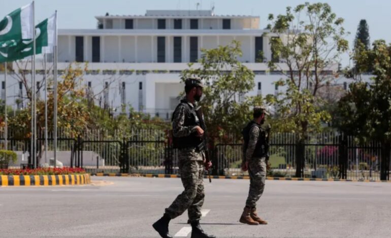 Islamabad Talks: ਹਾਈ ਅਲਰਟ ਉਤੇ ਪਾਕਿਸਤਾਨੀ ਫੌਜ, ਏਅਰ ਡਿਫੈਂਸ ਕੀਤੇ ਐਕਟਿਵ, 10,000 ਸੈਨਿਕ ਤਾਇਨਾਤ