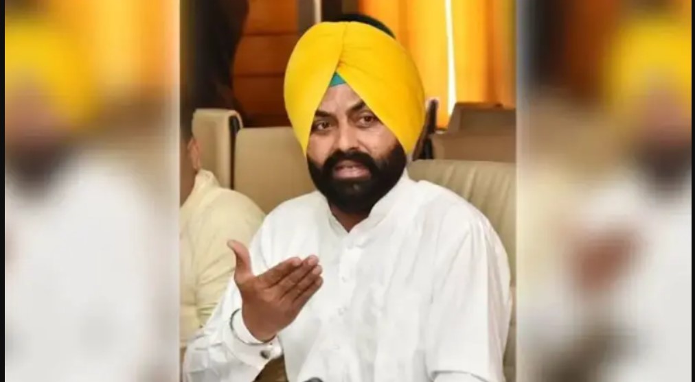 Gagandeep Randhawa Suicide Case: ਪੀੜਤ ਪਰਿਵਾਰ ਵੱਲੋਂ ਭੁੱਲਰ ਦੇ ਪਰਿਵਾਰ ‘ਤੇ ਸਮਝੌਤੇ ਲਈ ਦਬਾਅ ਪਾਉਣ ਦਾ ਦੋਸ਼