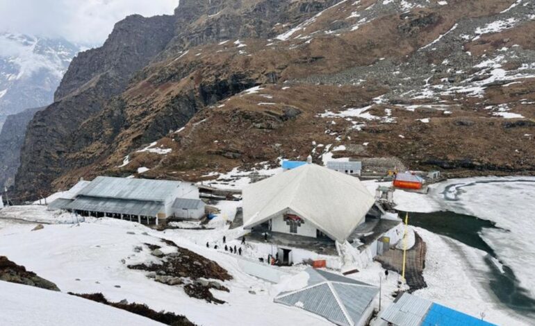 Hemkund Sahib Yatra: ਸ੍ਰੀ ਹੇਮਕੁੰਟ ਸਾਹਿਬ ਦੀ ਯਾਤਰਾ ਦੇ ਪਹਿਲੇ ਦਿਨ 6500 ਤੋਂ ਵੱਧ ਸ਼ਰਧਾਲੂ ਹੋਏ ਨਤਮਸਤਕ