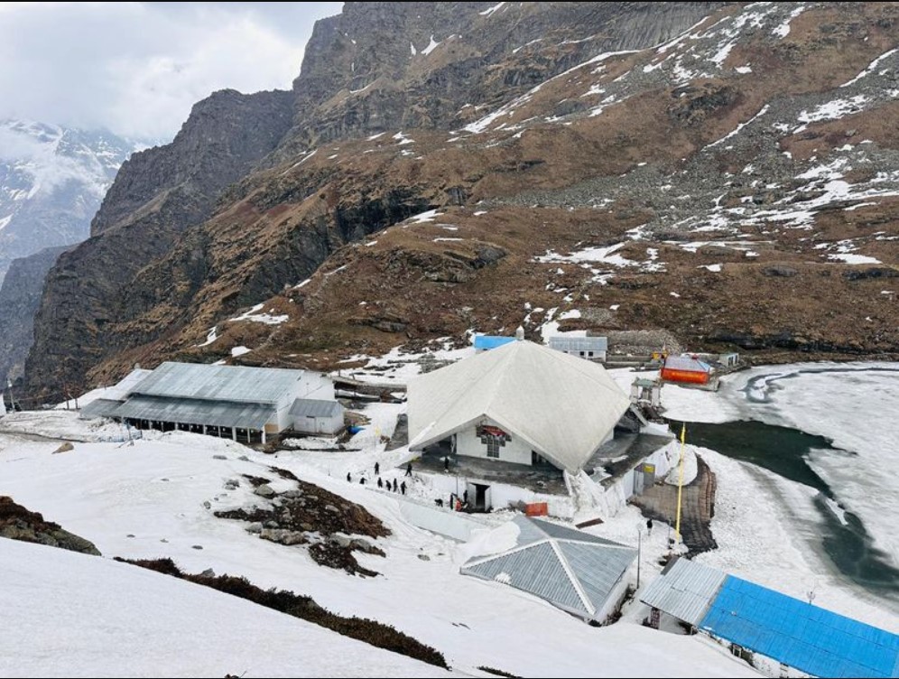 Hemkund Sahib Yatra: ਸ੍ਰੀ ਹੇਮਕੁੰਟ ਸਾਹਿਬ ਦੀ ਯਾਤਰਾ ਦੇ ਪਹਿਲੇ ਦਿਨ 6500 ਤੋਂ ਵੱਧ ਸ਼ਰਧਾਲੂ ਹੋਏ ਨਤਮਸਤਕ