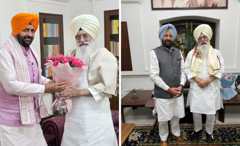 ਹਰਿਆਣਾ ਦੇ CM ਨਾਇਬ ਸੈਣੀ ਨੇ ਡੇਰਾ ਬਿਆਸ ਮੁਖੀ ਗੁਰਿੰਦਰ ਸਿੰਘ ਢਿੱਲੋਂ ਨਾਲ ਕੀਤੀ ਮੁਲਾਕਾਤ