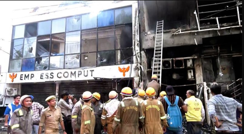 Lucknow Coaching Centre Fire: ਯੋਗੀ ਸਰਕਾਰ ਵਲੋਂ ਸਿੱਟ ਦਾ ਗਠਨ; ਚਾਰ ਅਧਿਕਾਰੀ ਮੁਅੱਤਲ; ਤਿੰਨ ਗ੍ਰਿਫ਼ਤਾਰ
