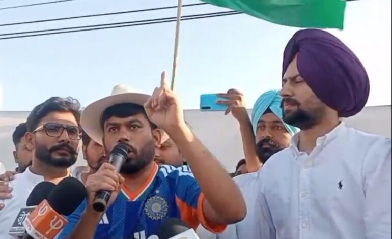 Cockroach Janta Party ਵੱਲੋਂ ਅੰਮ੍ਰਿਤਸਰ ਵਿੱਚ ਕੇਂਦਰ ਸਰਕਾਰ ਖਿਲਾਫ ਪ੍ਰਦਰਸ਼ਨ