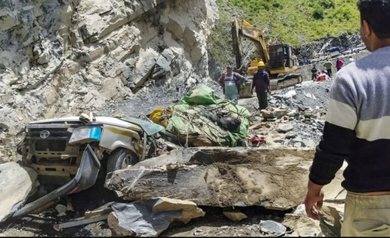Himachal Pradesh ਵਿੱਚ ਭਾਰੀ ਮੀਂਹ ਅਤੇ ਢਿੱਗਾਂ ਡਿੱਗਣ ਕਾਰਨ Kiratpur-Manali Road ਬੰਦ