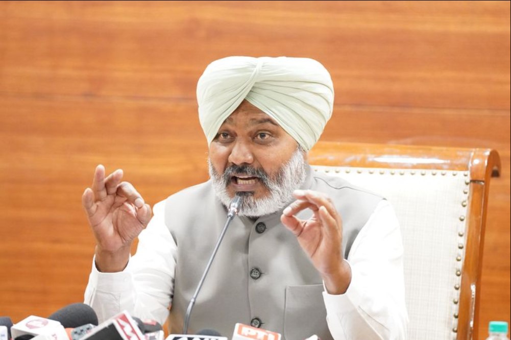 1,279 ਨਵੀਆਂ ਸਰਕਾਰੀ ਬੱਸਾਂ ਸ਼ਾਮਲ, ਪੰਜਾਬ ਜਨਤਕ ਟਰਾਂਸਪੋਰਟ ਬੁਨਿਆਦੀ ਢਾਂਚੇ ਵਿੱਚ ਬਣੇਗਾ ਭਾਰਤ ਦਾ ਨੰਬਰ 1 ਸੂਬਾ: ਹਰਪਾਲ ਸਿੰਘ ਚੀਮਾ