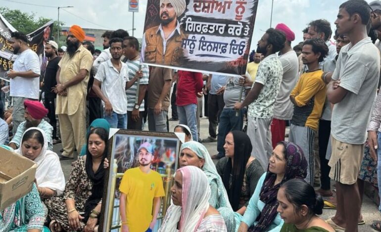 Ludhiana Murder Protest: ਨੌਜਵਾਨ ਦੇ ਕਤਲ ਦੇ ਰੋਸ ਵਜੋਂ ਲੁਧਿਆਣਾ-ਦਿੱਲੀ ਨੈਸ਼ਨਲ ਹਾਈਵੇਅ ਜਾਮ