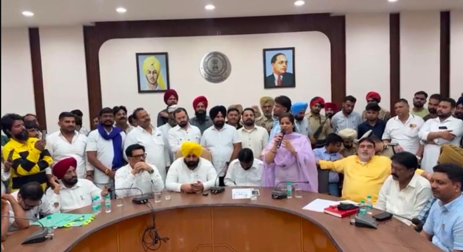 Ludhiana Strike Ends: ਹਰਜੋਤ ਬੈਂਸ ਦੇ ਭਰੋਸੇ ਤੋਂ ਬਾਅਦ ਲੁਧਿਆਣਾ ’ਚ ਸਫ਼ਾਈ ਸੇਵਕਾਂ ਦੀ ਹੜਤਾਲ ਸਮਾਪਤ
